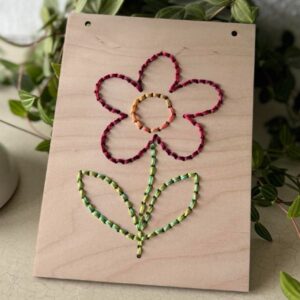 BRODERI PÅ TRÆ | blomst DIY sy og broderi kit med blomst