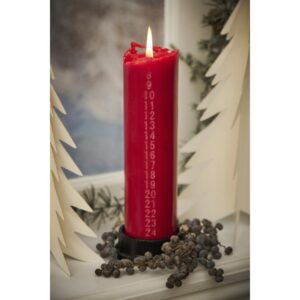Kalenderlys rød sterin med præget tal svanemærket 78009-33 trend 1